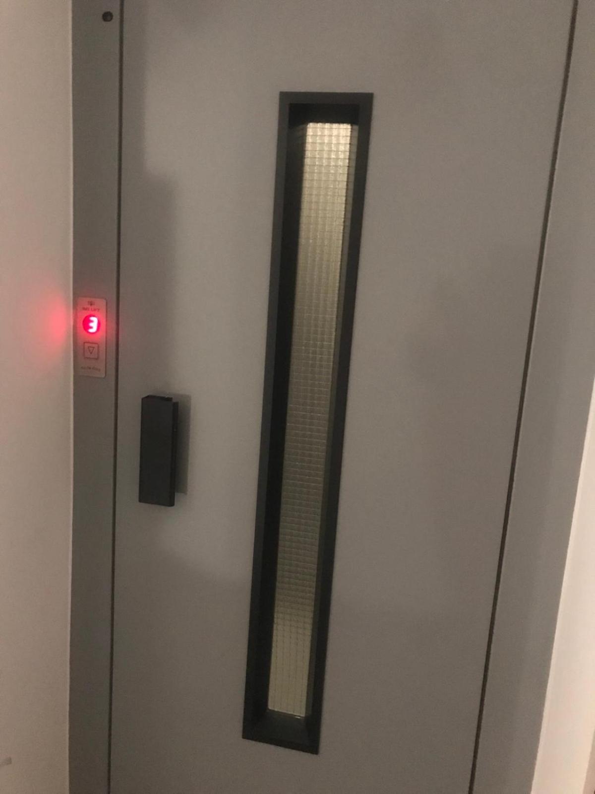 Lilia 3 Self-Check In Apartment With Hot Water Despite Prevention In The Neighborhood, Food And Drink Shop Open Until 10 Pm And Free Parking Area Next Ot 24 Hours Food And Drink Shop And Free Parking Area Sofia Eksteriør billede