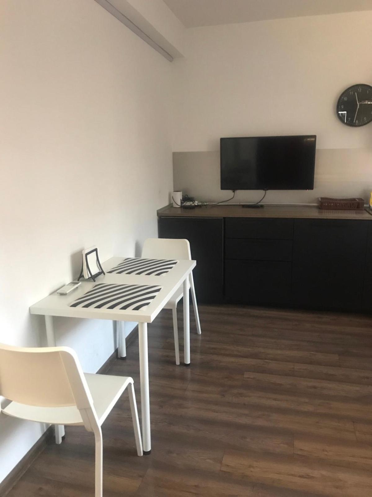 Lilia 3 Self-Check In Apartment With Hot Water Despite Prevention In The Neighborhood, Food And Drink Shop Open Until 10 Pm And Free Parking Area Next Ot 24 Hours Food And Drink Shop And Free Parking Area Sofia Eksteriør billede