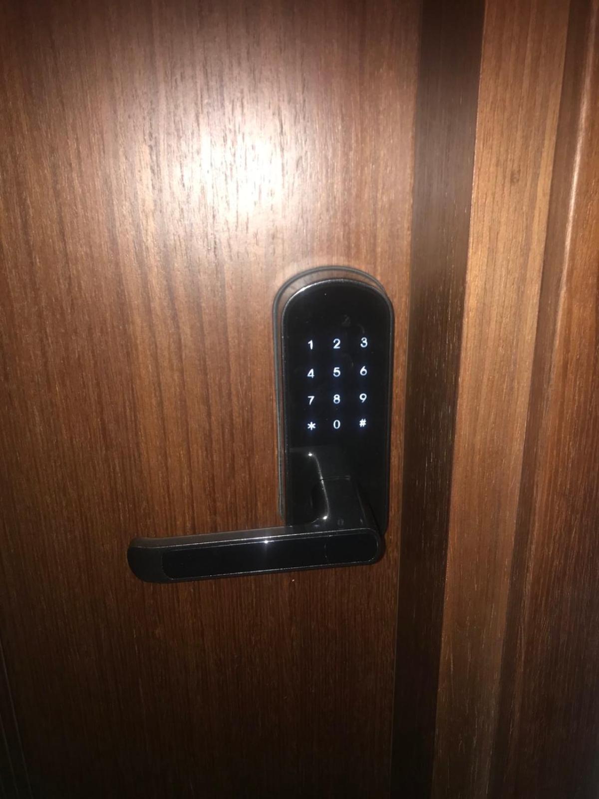 Lilia 3 Self-Check In Apartment With Hot Water Despite Prevention In The Neighborhood, Food And Drink Shop Open Until 10 Pm And Free Parking Area Next Ot 24 Hours Food And Drink Shop And Free Parking Area Sofia Eksteriør billede