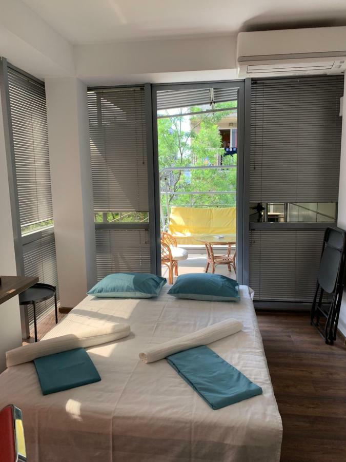 Lilia 3 Self-Check In Apartment With Hot Water Despite Prevention In The Neighborhood, Food And Drink Shop Open Until 10 Pm And Free Parking Area Next Ot 24 Hours Food And Drink Shop And Free Parking Area Sofia Eksteriør billede